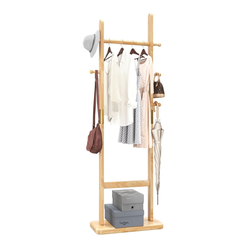 The elegant appearance and practicality of the bamboo clothing storage rack coexist