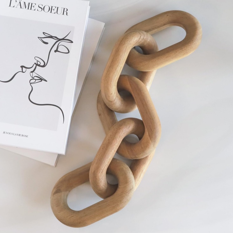 Wooden home decoration makes the home full of fresh and peaceful atmosphere