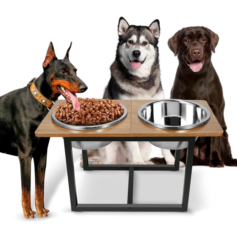 Wooden feeders provide a good dining environment for pets