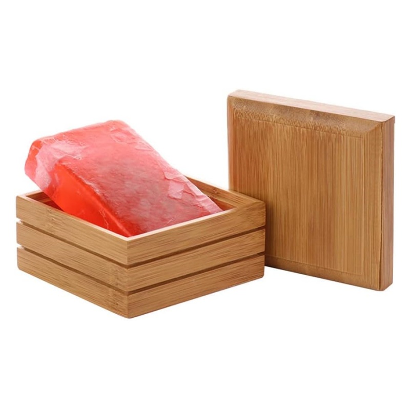 The eco-friendly bamboo soap box makes the bathroom fresher